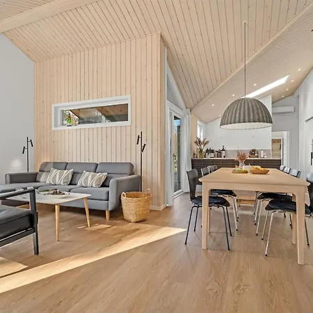 Frudde - 500m From The Sea By Interhome *