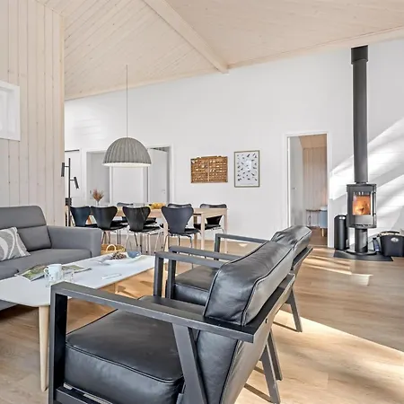 Frudde - 500m From The Sea By Interhome Feriehus